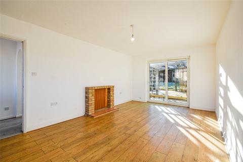 3 bedroom semi-detached house to rent, De Montfort Road, Speen, Newbury, RG14