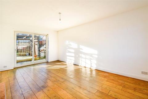 3 bedroom semi-detached house to rent, De Montfort Road, Speen, Newbury, RG14
