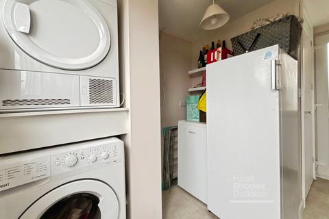 3 bedroom semi-detached house for sale, Cameron Close, Newport, Isle of Wight