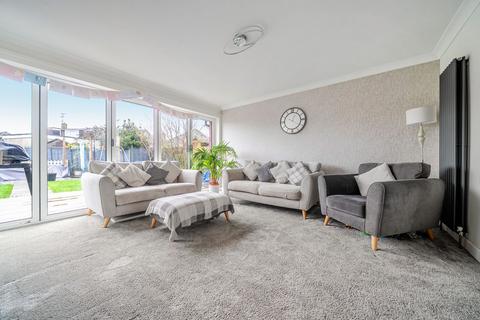 4 bedroom detached bungalow for sale, Hart Plain Avenue, Waterlooville, PO8