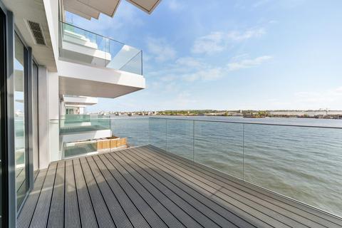 2 bedroom apartment to rent, Flotilla House, Royal Wharf, London, E16