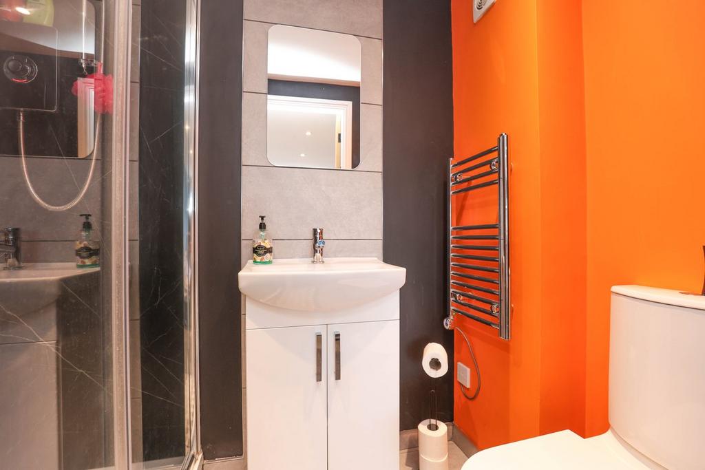 Master En-Suite