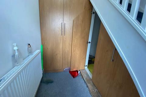 1 bedroom flat to rent, 72b King Street Rear Flat, UB2 4DD