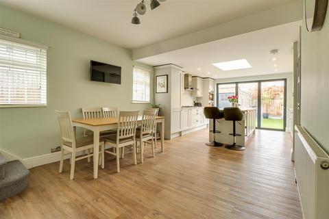 4 bedroom chalet for sale, Heather Drive, Hadleigh SS7