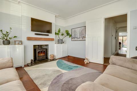 4 bedroom chalet for sale, Heather Drive, Hadleigh SS7