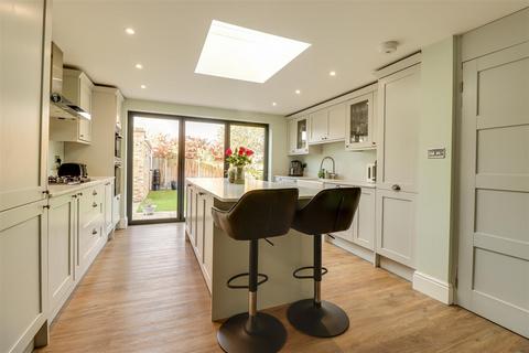 4 bedroom chalet for sale, Heather Drive, Hadleigh SS7