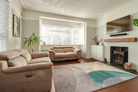 4 bedroom chalet for sale, Heather Drive, Hadleigh SS7