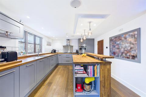 4 bedroom detached house for sale, Chantry Lane, Necton
