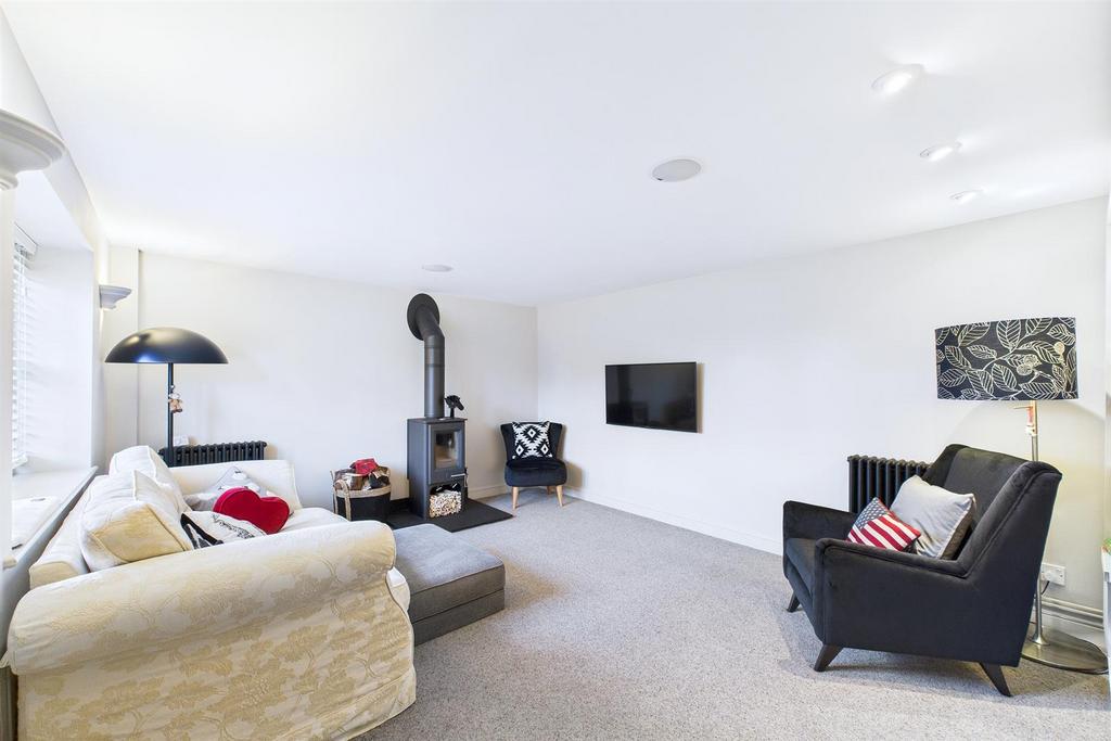 Sitting Room/Bedroom 4