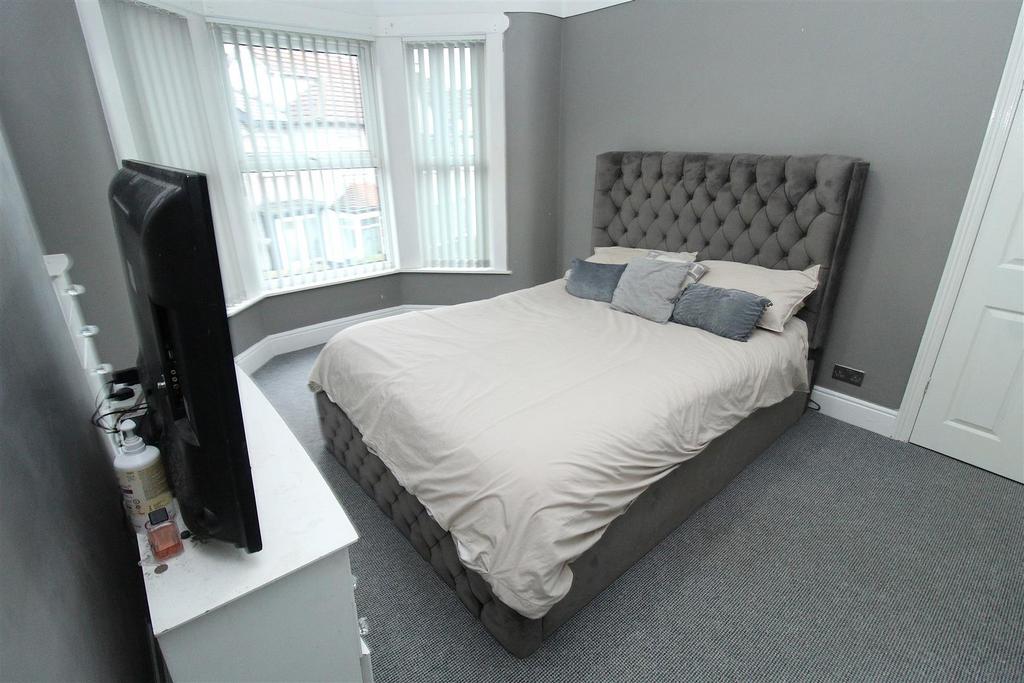 Bed1a.JPG