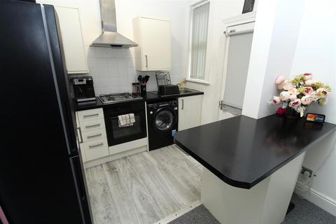 3 bedroom terraced house to rent, Lunesdale Avenue, Liverpool L9