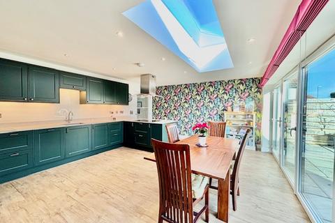 2 bedroom detached house for sale, Danefield Road, Selsey