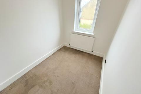 2 bedroom flat to rent, Southbourne Grove, Westcliff-on-Sea SS0