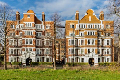 Sutton Lane North, London W4
