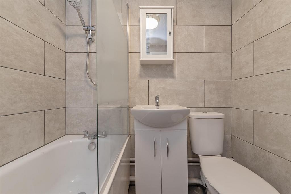 13 Dennis Court-11.jpg