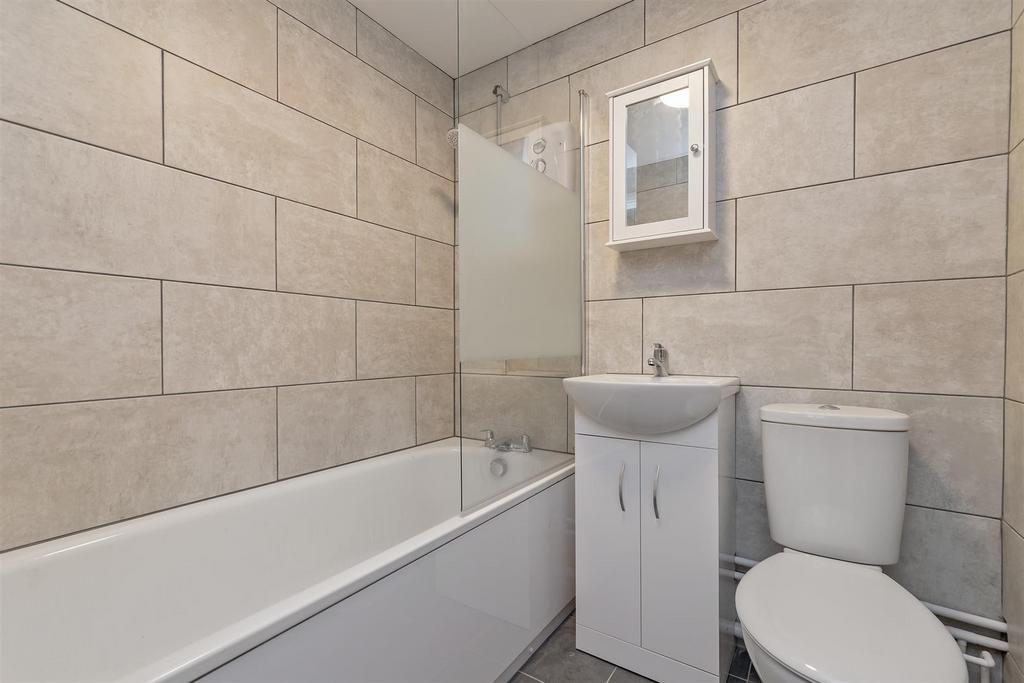 13 Dennis Court-10.jpg