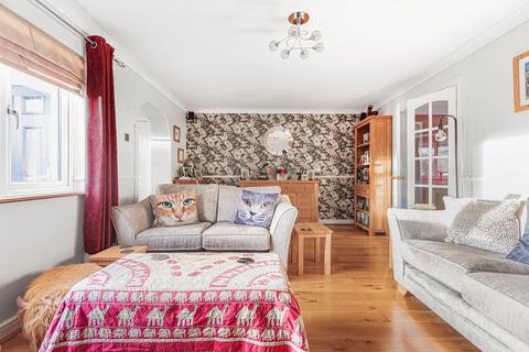 3 bedroom semi-detached house for sale, Halifax Road, Bicester, OX26