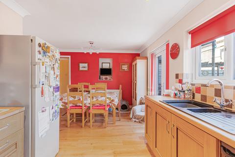 3 bedroom semi-detached house for sale, Halifax Road, Bicester, OX26