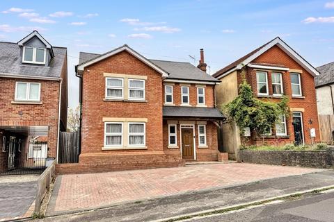 4 bedroom detached house for sale, Salisbury