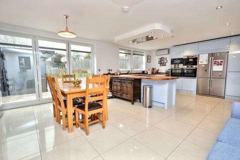 4 bedroom detached house for sale, Salisbury