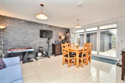4 bedroom detached house for sale, Salisbury