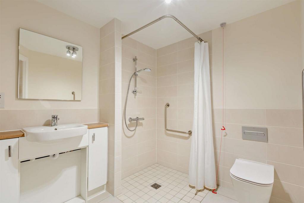 Shower Room: