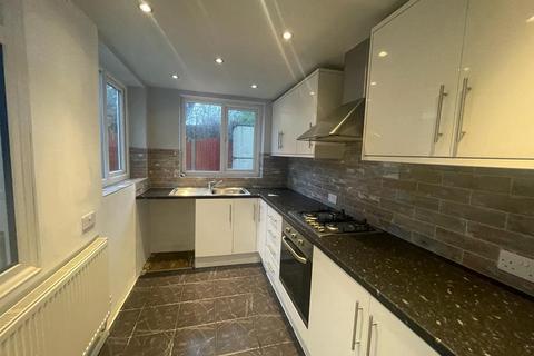 3 bedroom terraced house to rent, Miller Street, Ashton Under Lyne,