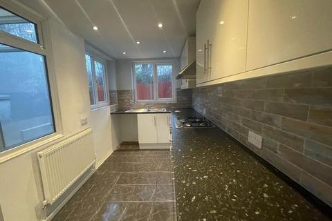 3 bedroom terraced house to rent, Miller Street, Ashton Under Lyne,