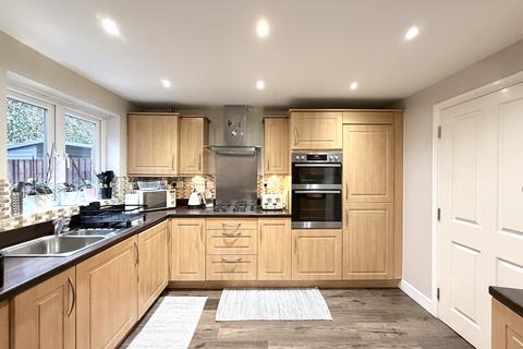 3 bedroom terraced house for sale, Llantwit Fardre, Pontypridd CF38