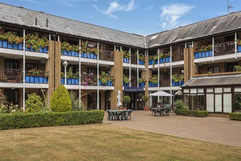 undefined, Emmbrook Court, Reading