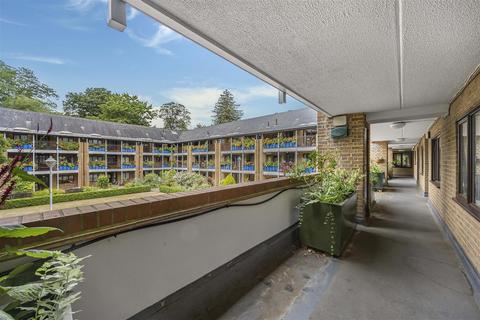 undefined, Emmbrook Court, Reading