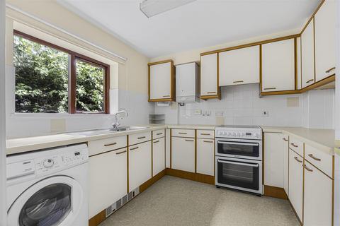 undefined, Emmbrook Court, Reading