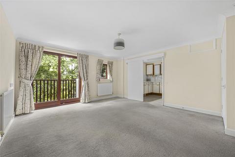 undefined, Emmbrook Court, Reading