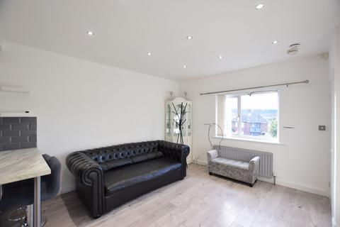 2 bedroom semi-detached house to rent, Saltwell Road, Gateshead, NE8