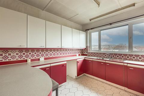 3 bedroom terraced house for sale, College Hill, Llanelli