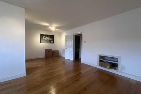 2 bedroom apartment to rent, Victoria Road, Ruislip
