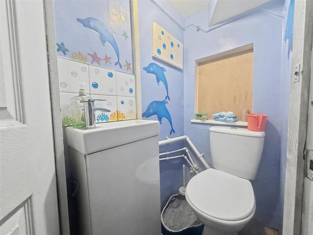 Downstairs wc.jpeg