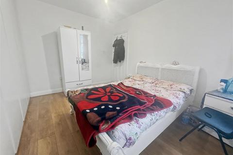 3 bedroom semi-detached house for sale, Headstone Gardens, Harrow