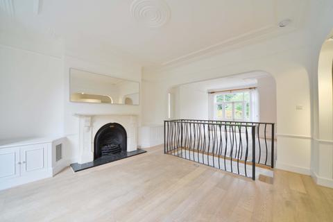 2 bedroom ground floor maisonette for sale, Southwood Avenue, London N6