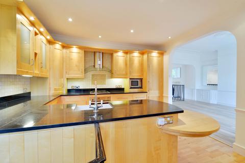 2 bedroom ground floor maisonette for sale, Southwood Avenue, London N6