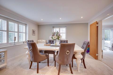 4 bedroom semi-detached house for sale, Robin Hood Road, Elsenham, Bishop's Stortford, CM22