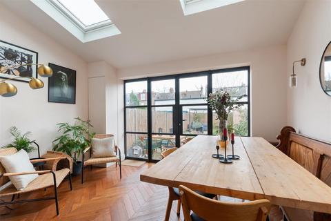 3 bedroom terraced house for sale, Dupont Road, Raynes Park SW20