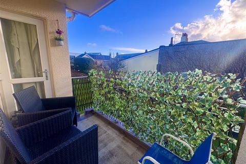 3 bedroom apartment to rent, REN016 - St Saviour