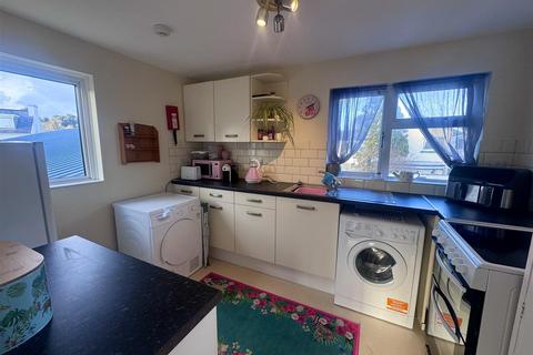 3 bedroom apartment to rent, REN016 - St Saviour