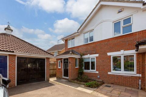 3 bedroom semi-detached house to rent, Riverhead, Sevenoaks TN13 2QU