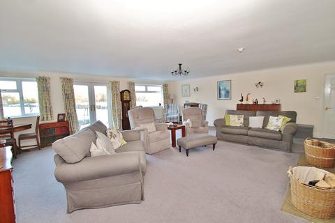 4 bedroom detached bungalow for sale, Green Lane, North Leigh, OX29