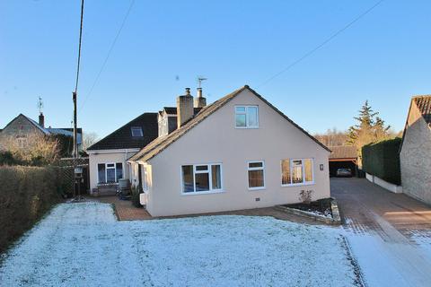 4 bedroom detached bungalow for sale, Green Lane, North Leigh, OX29