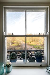 4 bedroom apartment to rent, Hyde Park Gate