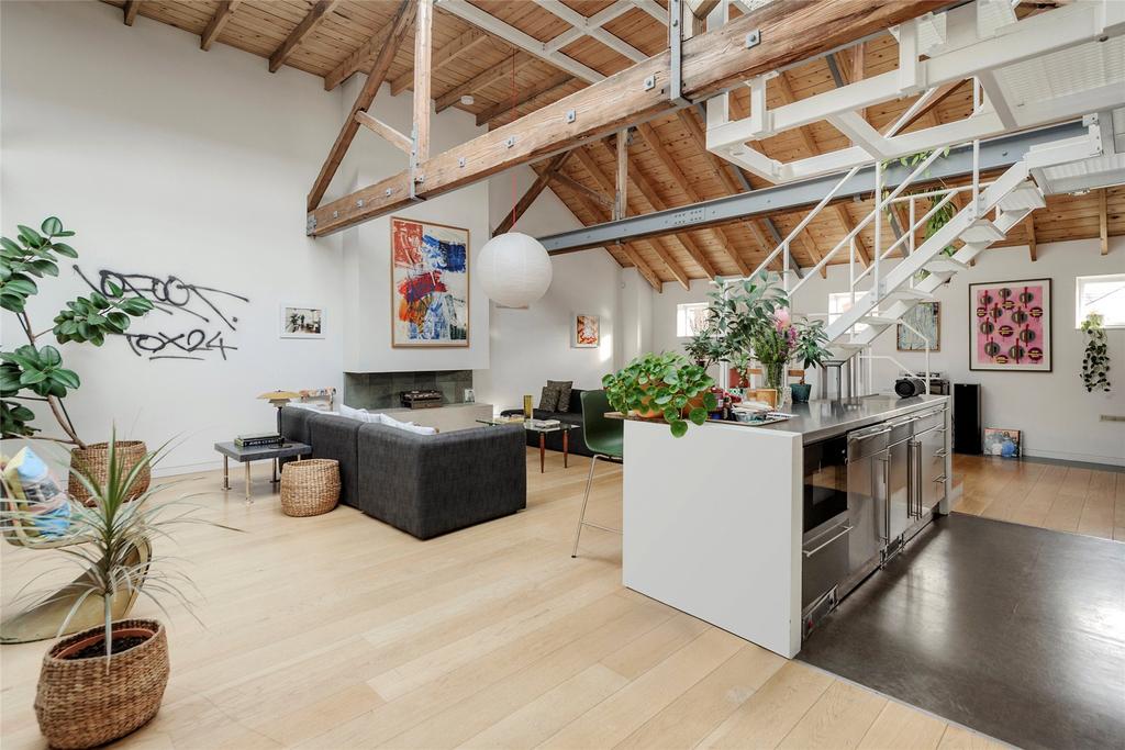 Kitchen/ Reception
