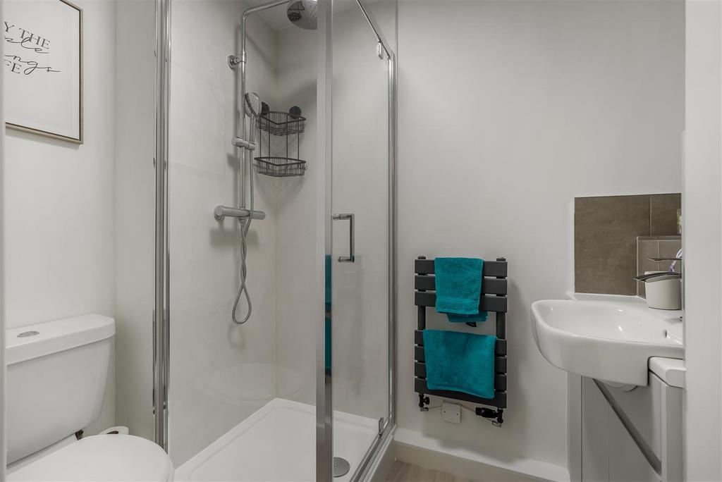 En-Suite Shower Room/WC